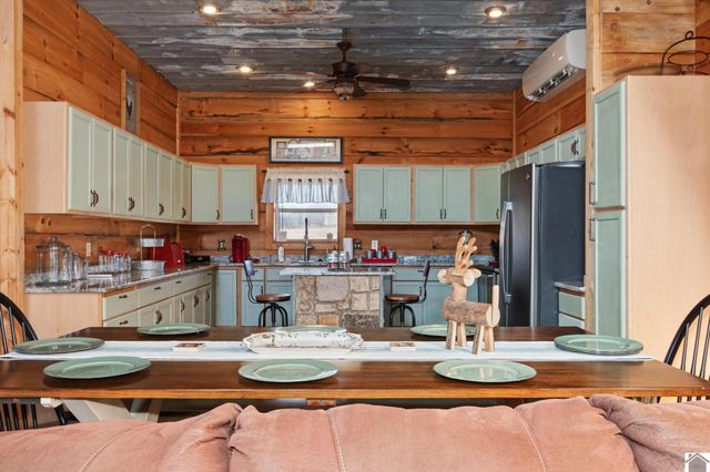 75 William Curnel Rd, Marion, KY 42064