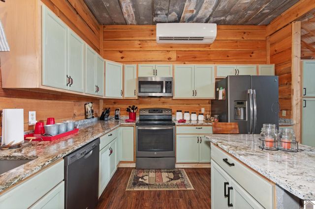 75 William Curnel Rd, Marion, KY 42064