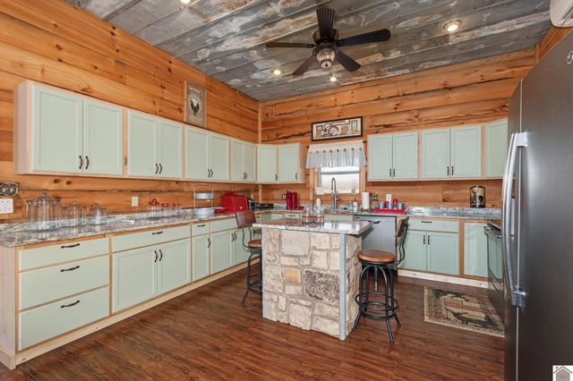 75 William Curnel Rd, Marion, KY 42064