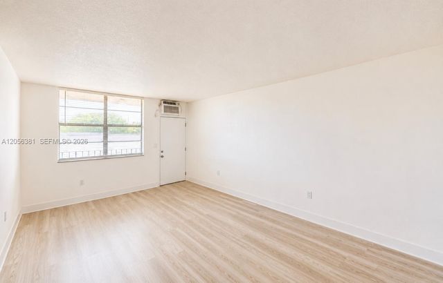 465 E 28th Street 10, Hialeah, FL 33013
