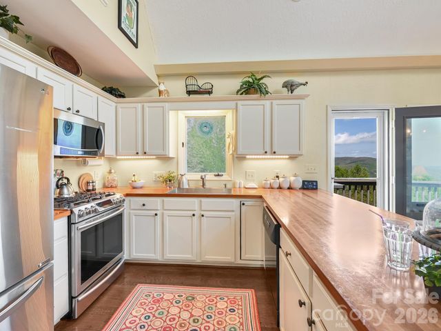 107 Fawns Rest None, Black Mountain, NC 28711