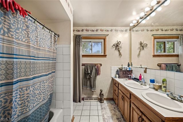 1700 Beryl Road, Akron, OH 44312