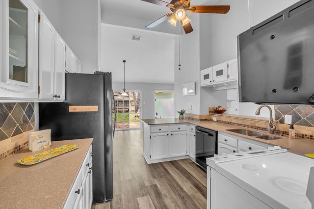 4604 Lindberg Drive, Arlington, TX 76016