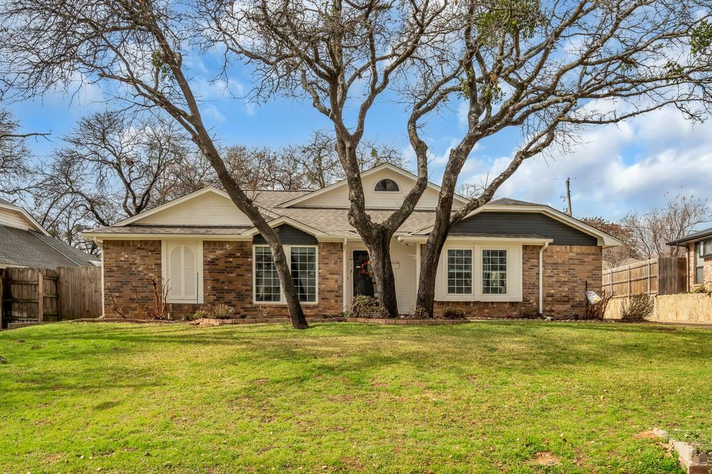 4604 Lindberg Drive, Arlington, TX 76016
