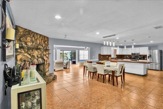 6124 LYNN ROAD, Tampa, FL 33625