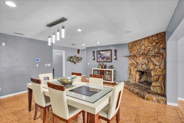 6124 LYNN ROAD, Tampa, FL 33625