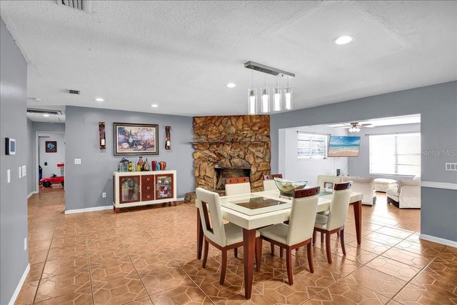 6124 LYNN ROAD, Tampa, FL 33625