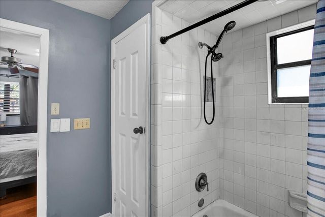 6124 LYNN ROAD, Tampa, FL 33625