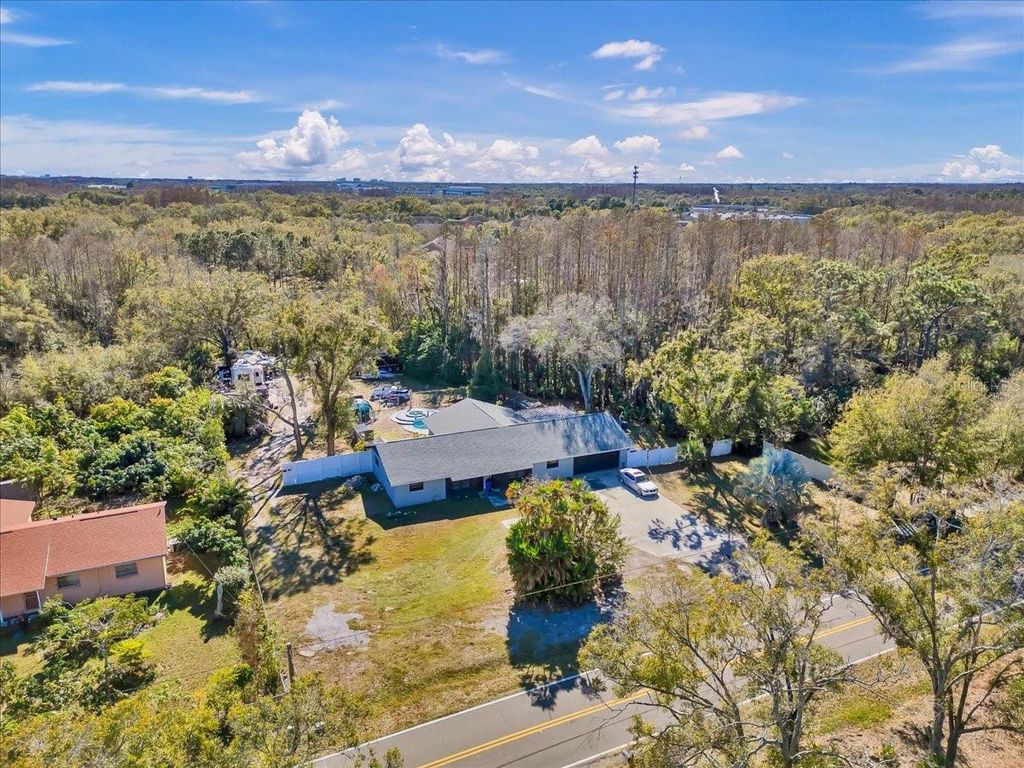 Image 20 of property listing at 6124 LYNN ROAD, Tampa, FL 33625