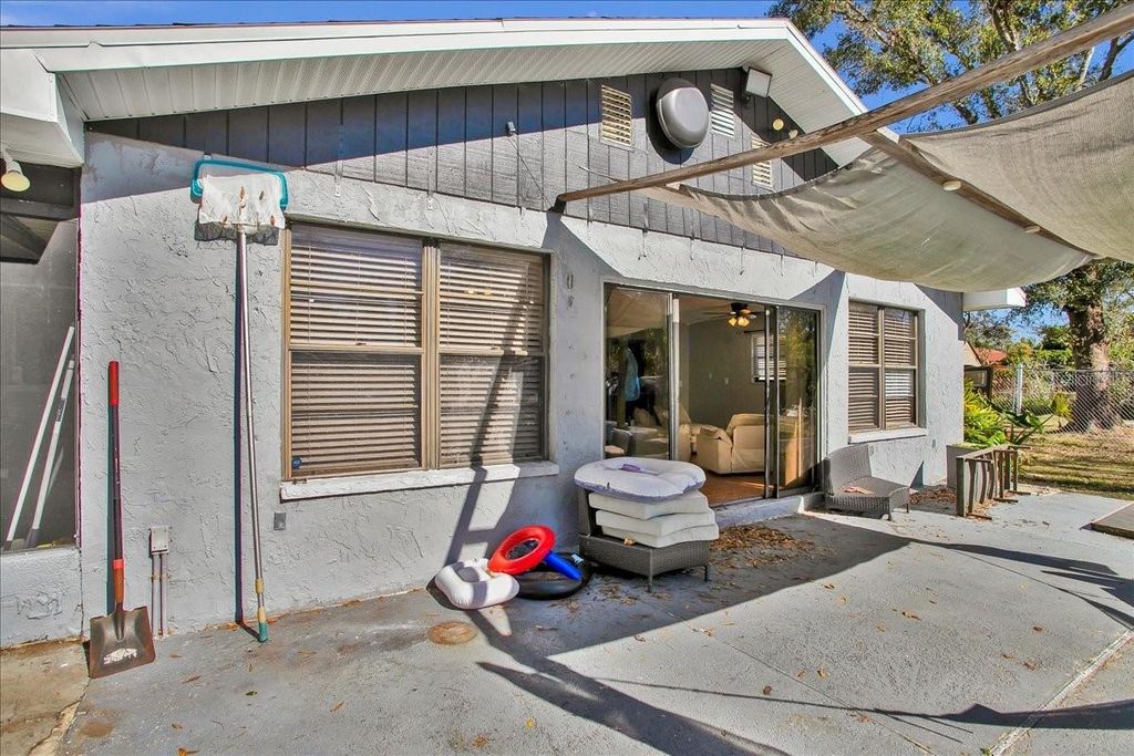 Image 32 of property listing at 6124 LYNN ROAD, Tampa, FL 33625