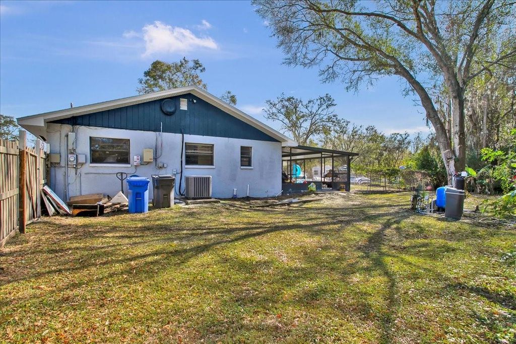 Image 34 of property listing at 6124 LYNN ROAD, Tampa, FL 33625