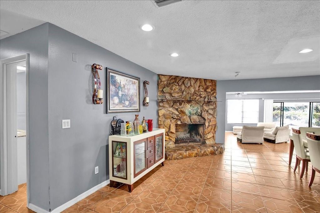 Image 38 of property listing at 6124 LYNN ROAD, Tampa, FL 33625