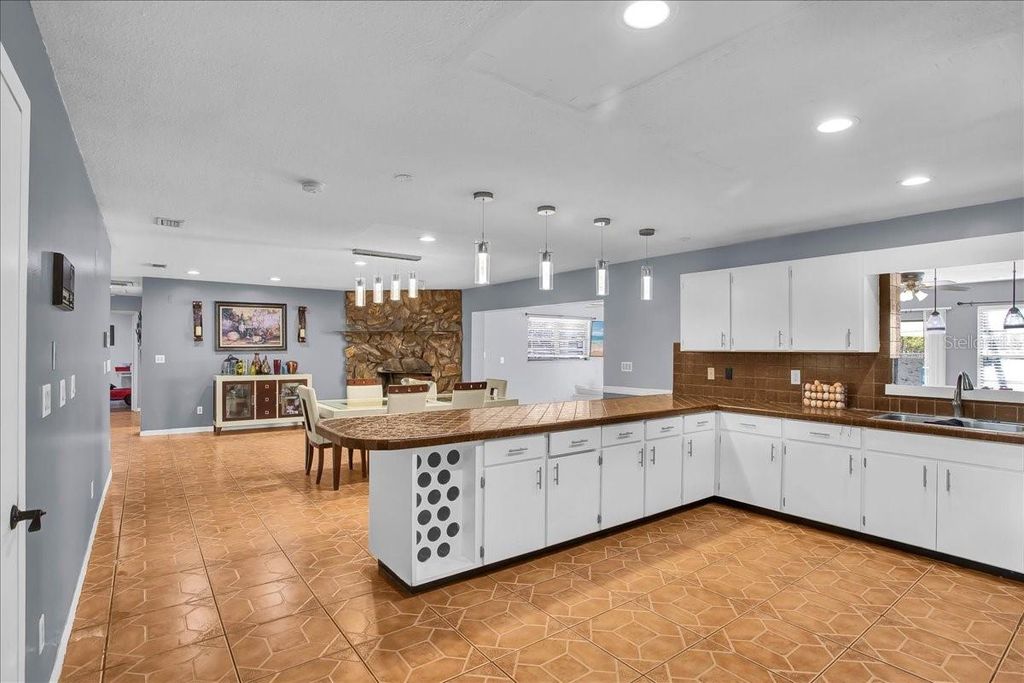 Image 44 of property listing at 6124 LYNN ROAD, Tampa, FL 33625