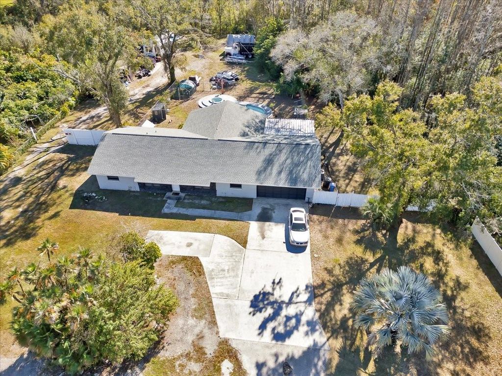 Image 10 of property listing at 6124 LYNN ROAD, Tampa, FL 33625