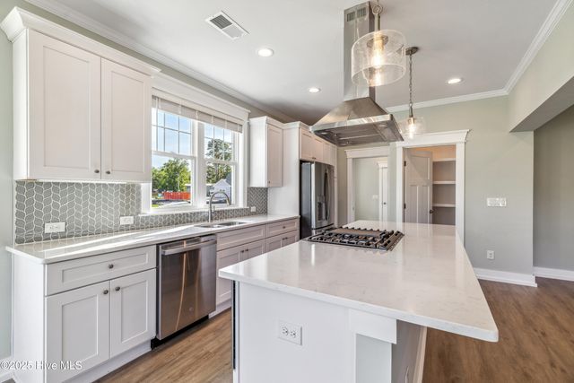 114 NE 31st Street, Oak Island, NC 28465