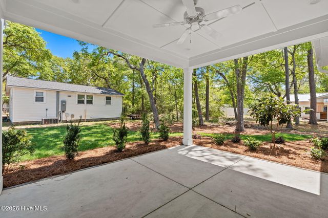 114 NE 31st Street, Oak Island, NC 28465