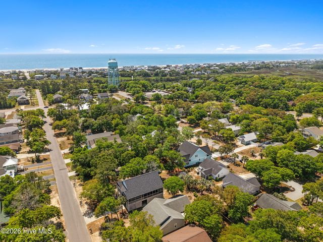 114 NE 31st Street, Oak Island, NC 28465