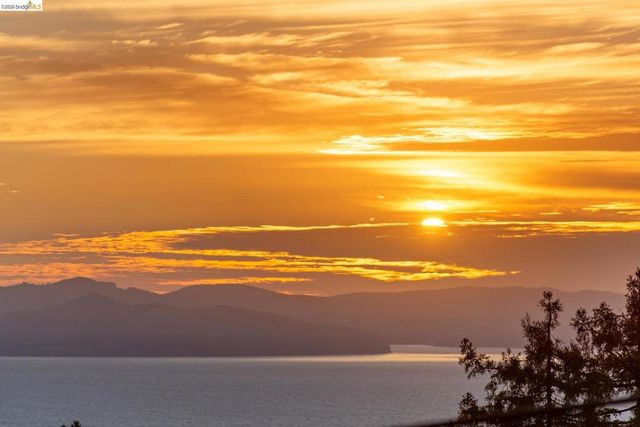 2724 Shasta Road, Berkeley, CA 94708