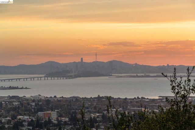 2724 Shasta Road, Berkeley, CA 94708