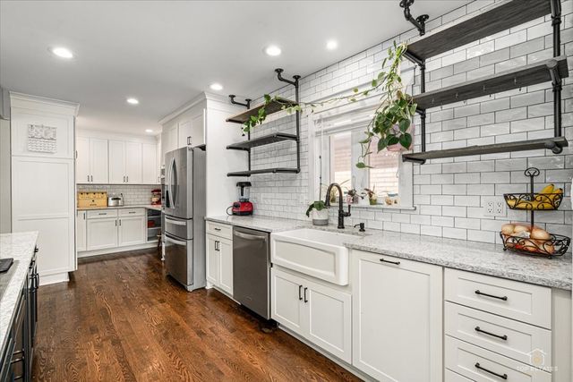 6320 W Lawrence Avenue, Chicago, IL 60630