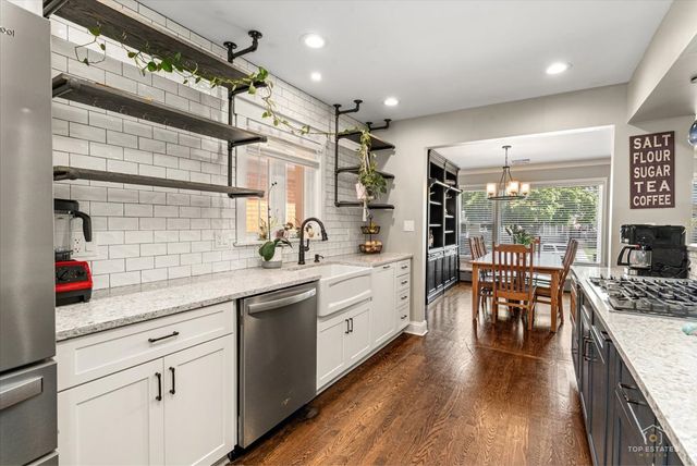 6320 W Lawrence Avenue, Chicago, IL 60630