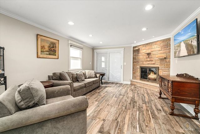 6320 W Lawrence Avenue, Chicago, IL 60630