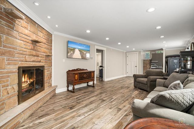 6320 W Lawrence Avenue, Chicago, IL 60630