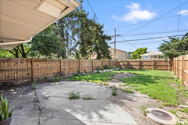 6320 W Lawrence Avenue, Chicago, IL 60630