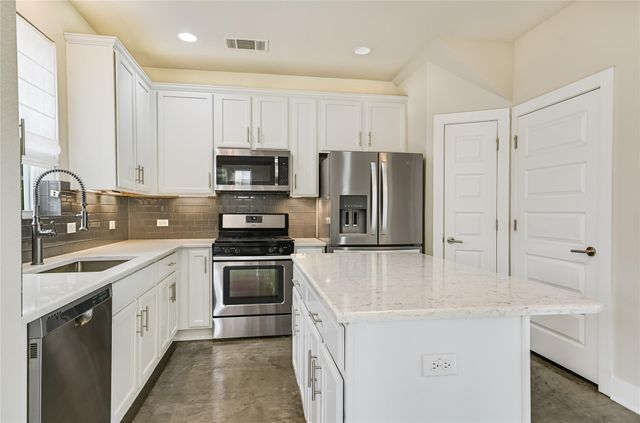2001 Cleese DR 193C, Austin, TX 78741