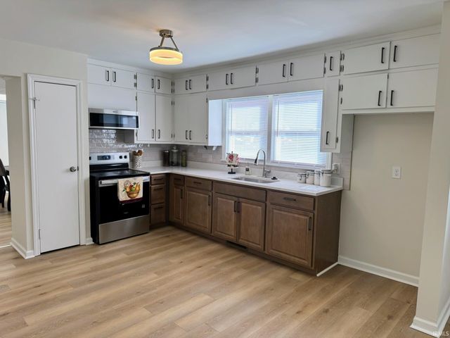 300 Christ Road, Evansville, IN 47711