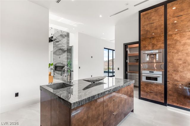 14 Sanctuary Peak Court, Henderson, NV 89012