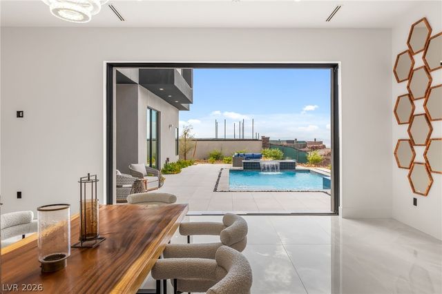 14 Sanctuary Peak Court, Henderson, NV 89012