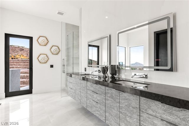 14 Sanctuary Peak Court, Henderson, NV 89012