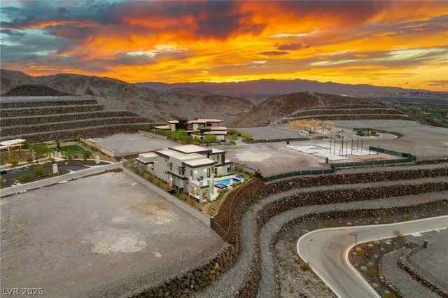 14 Sanctuary Peak Court, Henderson, NV 89012