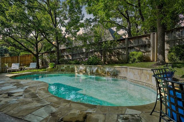 825 Crystal Creek Place, Edmond, OK 73034