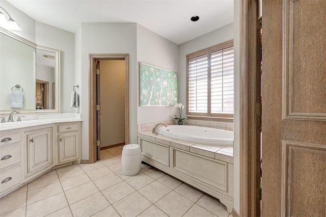 825 Crystal Creek Place, Edmond, OK 73034