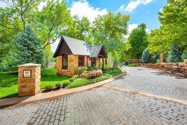 825 Crystal Creek Place, Edmond, OK 73034