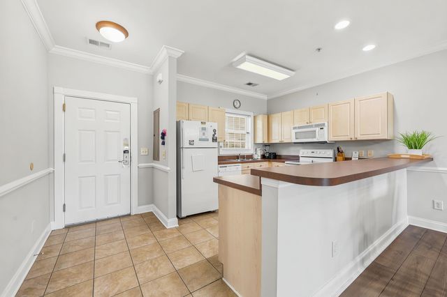 4893 Magnolia Pointe Ln Apt 202, Myrtle Beach, SC 29577