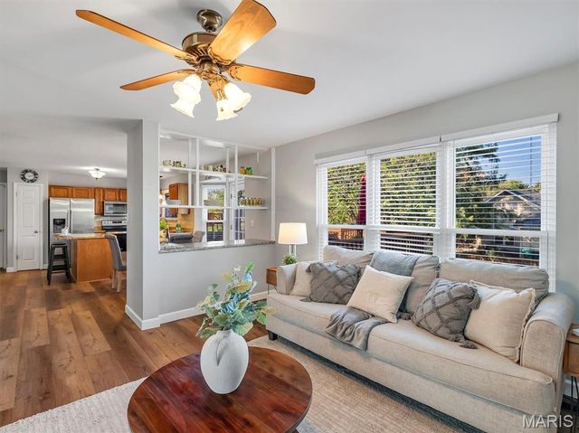 1221 Newport Landing Drive, Fenton, MO 63026