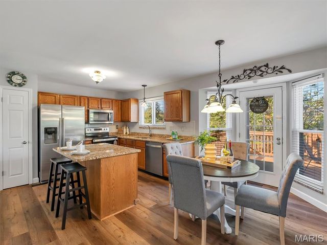 1221 Newport Landing Drive, Fenton, MO 63026