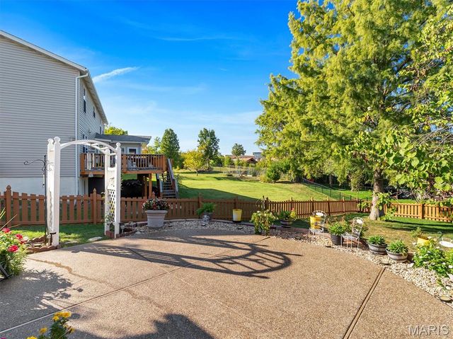 1221 Newport Landing Drive, Fenton, MO 63026