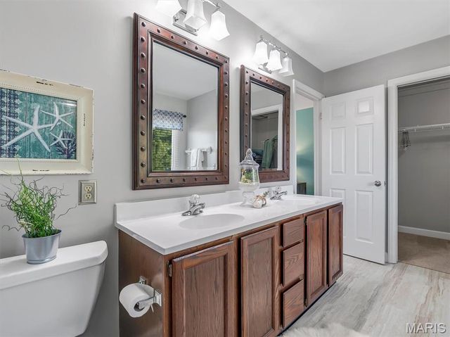 1221 Newport Landing Drive, Fenton, MO 63026