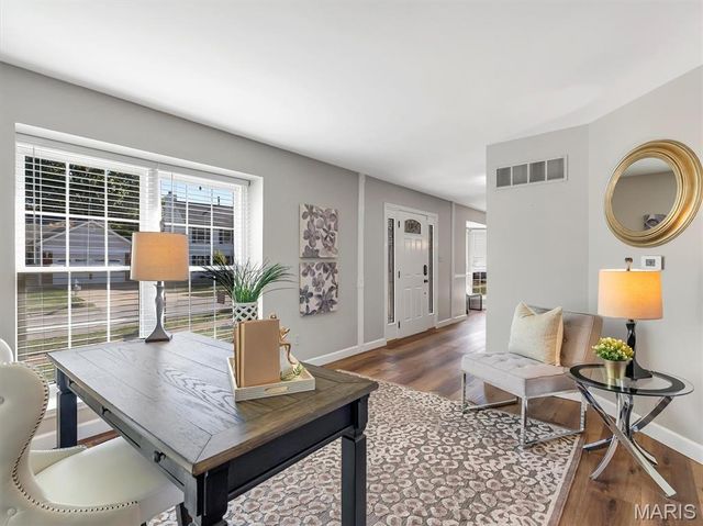 1221 Newport Landing Drive, Fenton, MO 63026