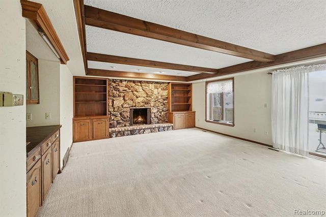 10391 Hills Lane Drive, Goodrich, MI 48438