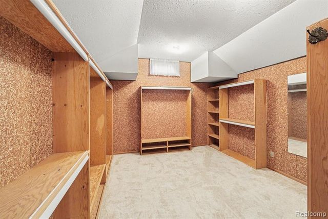 10391 Hills Lane Drive, Goodrich, MI 48438