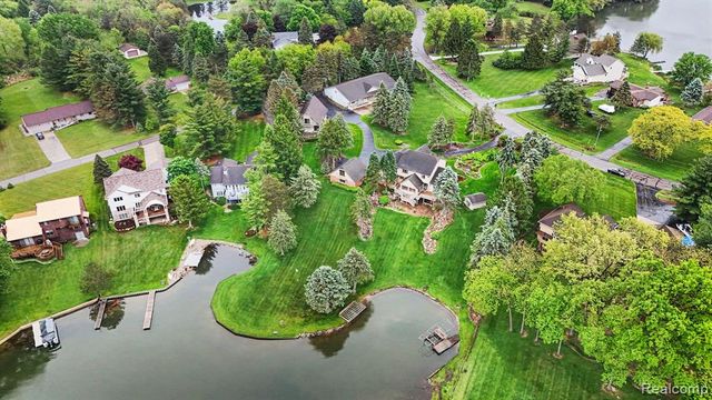 10391 Hills Lane Drive, Goodrich, MI 48438
