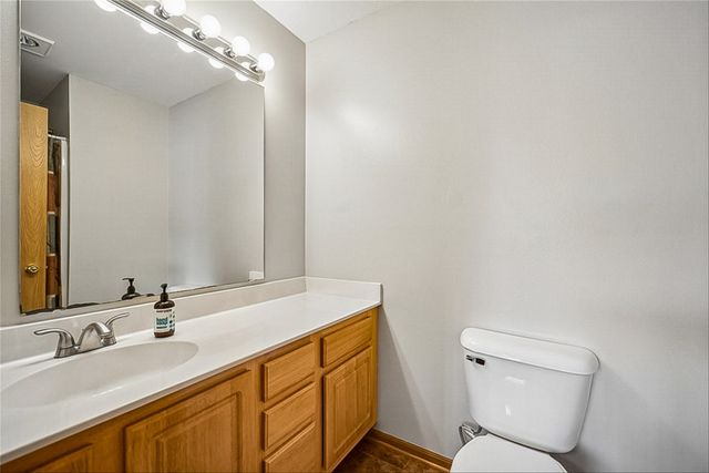 5916 Sutton Place 8, Urbandale, IA 50322
