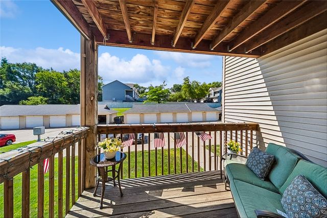 5916 Sutton Place 8, Urbandale, IA 50322