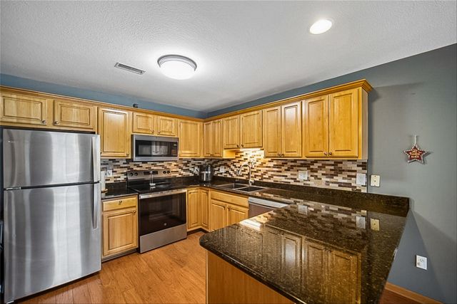 5916 Sutton Place 8, Urbandale, IA 50322