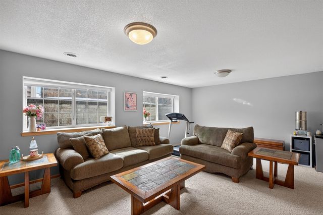 4801 Briarwood Drive, Cedar Falls, IA 50613